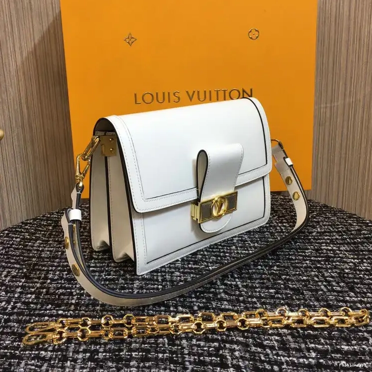 Fashionrepsfam ru 20B570231 Bags LV 0811